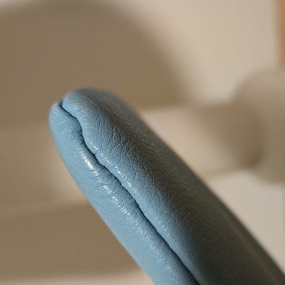 Kate Spade Wristlet With Bow - Picture 3 of 9